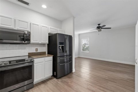 Touwnhouse à louer à Tampa, Floride: 3 chambres, 155.52 m2 № 2148499 - photo 14