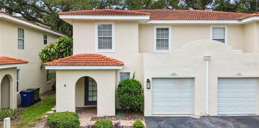 Touwnhouse à Tampa, Floride 3 chambres, 155.52 m2 № 2148499