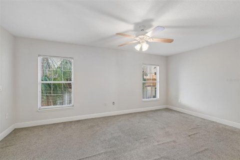 Touwnhouse à louer à Tampa, Floride: 3 chambres, 155.52 m2 № 2148499 - photo 16