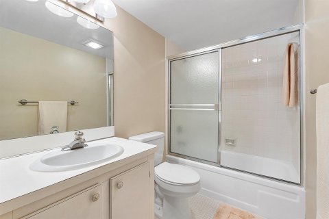 Condominio en venta en Lauderhill, Florida, 2 dormitorios, 100.8 m2 № 2241532 - foto 16