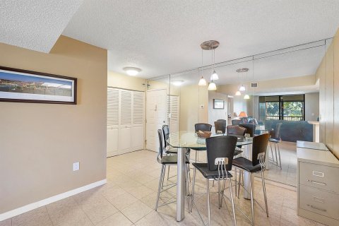 Condominio en venta en Lauderhill, Florida, 2 dormitorios, 100.8 m2 № 2241532 - foto 6