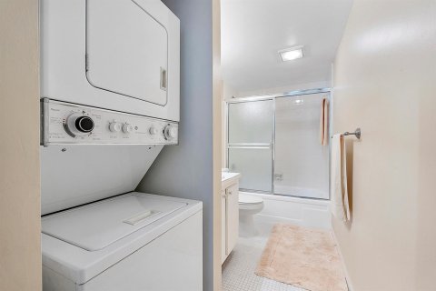 Condominio en venta en Lauderhill, Florida, 2 dormitorios, 100.8 m2 № 2241532 - foto 15