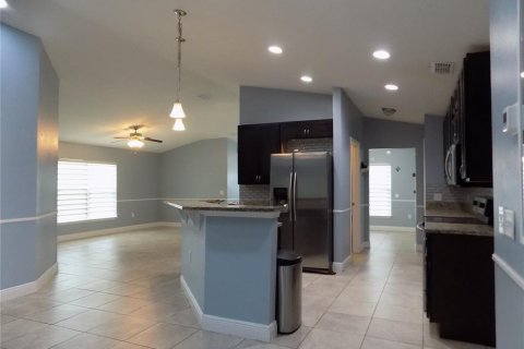 Casa en alquiler en Kissimmee, Florida, 4 dormitorios, 185.71 m2 № 1908622 - foto 7