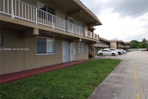 Copropriété à vendre à Miami Gardens, Floride: 1 chambre, 57.6 m2 № 2005163 - photo 13