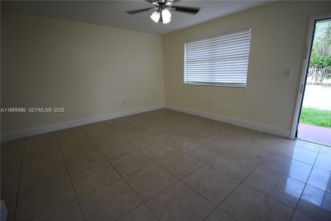 Copropriété à vendre à Miami Gardens, Floride: 1 chambre, 57.6 m2 № 2005163 - photo 3