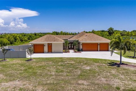 Villa ou maison à vendre à Ruskin, Floride: 4 chambres, 354.24 m2 № 2150986 - photo 4