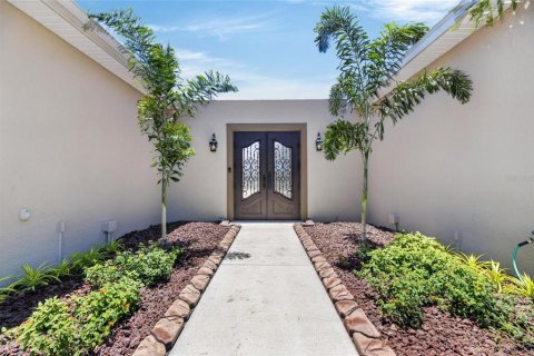 Villa ou maison à vendre à Ruskin, Floride: 4 chambres, 354.24 m2 № 2150986 - photo 5