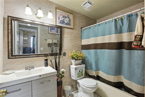 Casa en venta en Orlando, Florida, 4 dormitorios, 193.7 m2 № 1917595 - foto 29