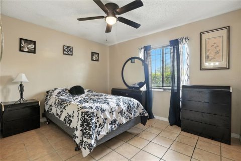 Casa en venta en Orlando, Florida, 4 dormitorios, 193.7 m2 № 1917595 - foto 25