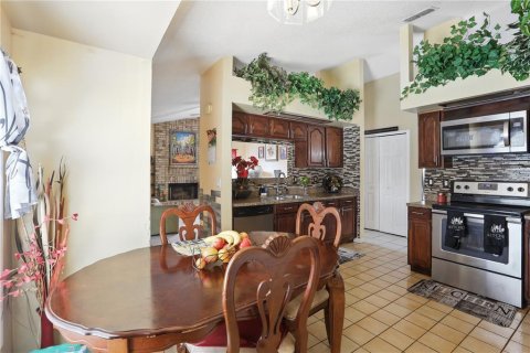 Casa en venta en Orlando, Florida, 4 dormitorios, 193.7 m2 № 1917595 - foto 14