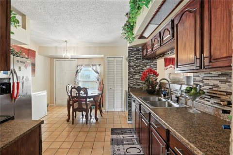 Casa en venta en Orlando, Florida, 4 dormitorios, 193.7 m2 № 1917595 - foto 12