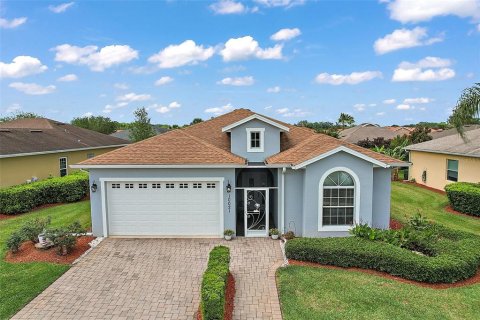 Villa ou maison à vendre à Oxford, Floride: 3 chambres, 174.28 m2 № 1631365 - photo 1