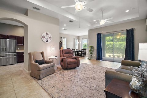 Villa ou maison à vendre à Oxford, Floride: 3 chambres, 174.28 m2 № 1631365 - photo 5