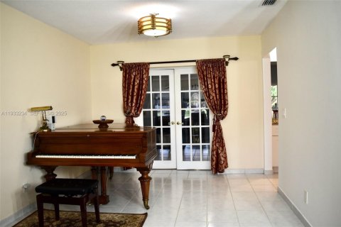 Casa en venta en Hollywood, Florida, 3 dormitorios, 180.23 m2 № 1991164 - foto 8