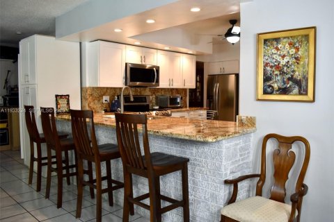 Casa en venta en Hollywood, Florida, 3 dormitorios, 180.23 m2 № 1991164 - foto 12