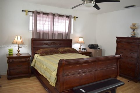 Casa en venta en Hollywood, Florida, 3 dormitorios, 180.23 m2 № 1991164 - foto 20