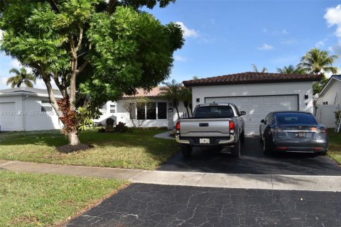 Casa en venta en Hollywood, Florida, 3 dormitorios, 180.23 m2 № 1991164 - foto 29