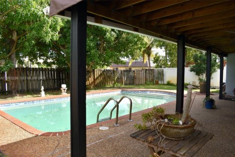 Casa en venta en Hollywood, Florida, 3 dormitorios, 180.23 m2 № 1991164 - foto 24