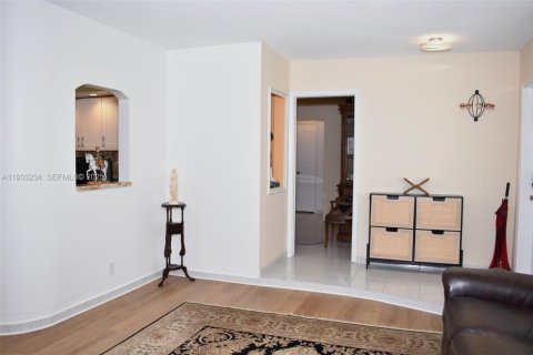 Casa en venta en Hollywood, Florida, 3 dormitorios, 180.23 m2 № 1991164 - foto 7