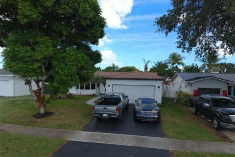 Casa en venta en Hollywood, Florida, 3 dormitorios, 180.23 m2 № 1991164 - foto 28