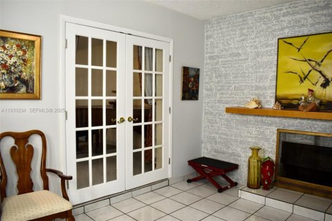 Casa en venta en Hollywood, Florida, 3 dormitorios, 180.23 m2 № 1991164 - foto 13
