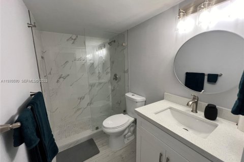 Condo in Hialeah, Florida, 2 bedrooms  № 1994589 - photo 6