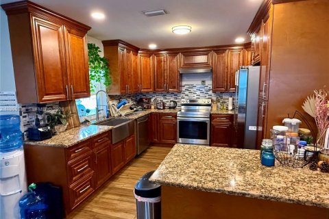 Casa en venta en Boynton Beach, Florida, 4 dormitorios, 263.66 m2 № 2010402 - foto 19