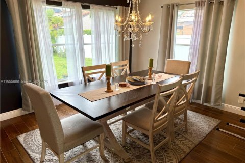 Casa en venta en Boynton Beach, Florida, 4 dormitorios, 263.66 m2 № 2010402 - foto 10