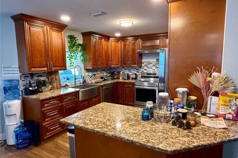 Casa en venta en Boynton Beach, Florida, 4 dormitorios, 263.66 m2 № 2010402 - foto 18