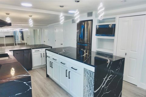 Купить виллу или дом в Деланд, Флорида 6 комнат, 153.1м2, № 2206960 - фото 10