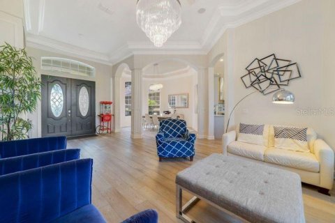 House in Orlando, Florida 6 bedrooms, 397.25 sq.m. № 1898919 - photo 5