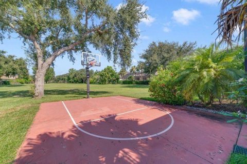 House in Orlando, Florida 6 bedrooms, 397.25 sq.m. № 1898919 - photo 28