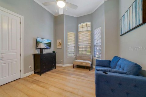 House in Orlando, Florida 6 bedrooms, 397.25 sq.m. № 1898919 - photo 9