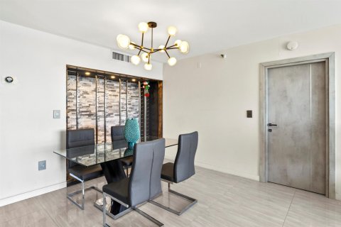 Купить кондоминиум в Авентура, Флорида 4 комнаты, 106.47м2, № 2250381 - фото 10