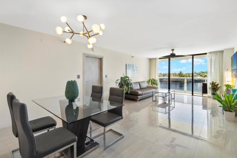 Купить кондоминиум в Авентура, Флорида 4 комнаты, 106.47м2, № 2250381 - фото 2