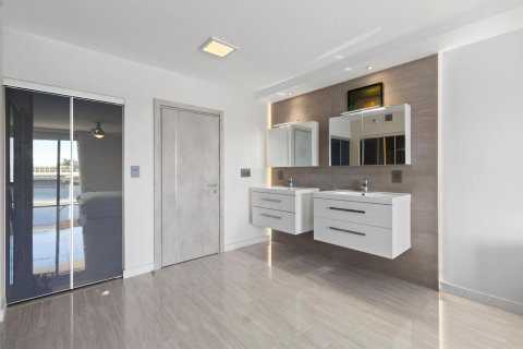 Купить кондоминиум в Авентура, Флорида 4 комнаты, 106.47м2, № 2250381 - фото 22