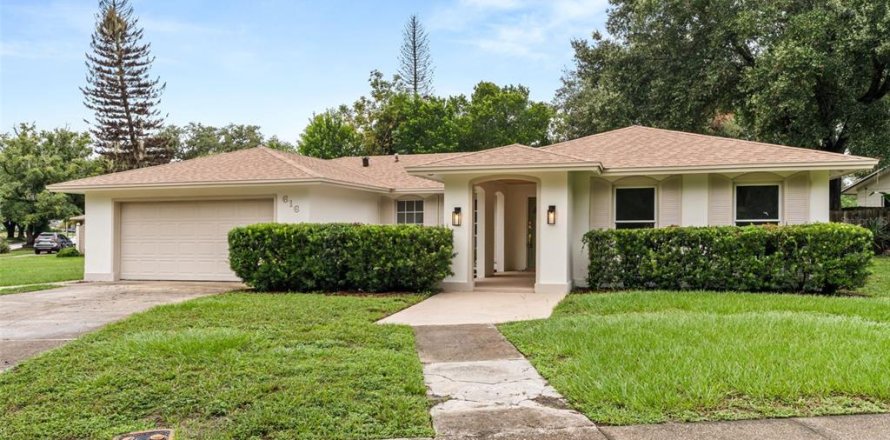 Villa ou maison à Maitland, Floride 4 chambres, 213.68 m2 № 2415036