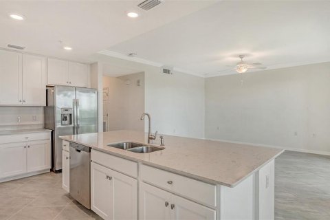 Condominio en venta en Lakewood Ranch, Florida, 2 dormitorios, 106.09 m2 № 1751207 - foto 12