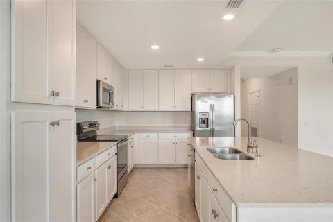 Condominio en venta en Lakewood Ranch, Florida, 2 dormitorios, 106.09 m2 № 1751207 - foto 11