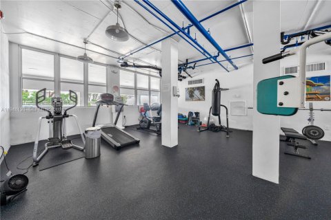 Condo in Miami Beach, Florida, 1 bedroom № 1998532 - photo 18