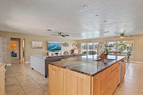 Villa ou maison à vendre à Bradenton, Floride: 2 chambres, 166.39 m2 № 1916740 - photo 21