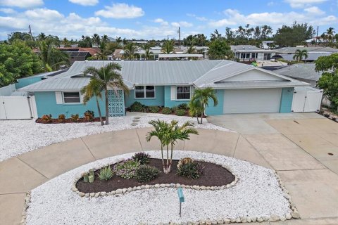 Villa ou maison à vendre à Bradenton, Floride: 2 chambres, 166.39 m2 № 1916740 - photo 1