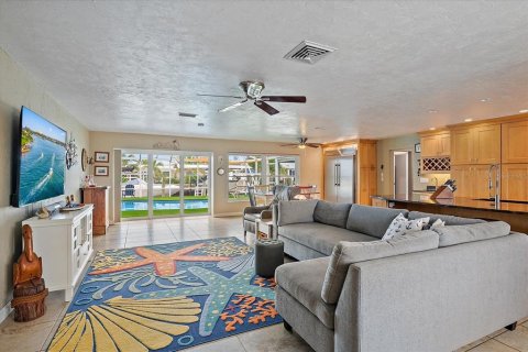 Villa ou maison à vendre à Bradenton, Floride: 2 chambres, 166.39 m2 № 1916740 - photo 8