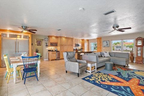 Villa ou maison à vendre à Bradenton, Floride: 2 chambres, 166.39 m2 № 1916740 - photo 9