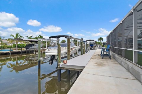 Villa ou maison à vendre à Bradenton, Floride: 2 chambres, 166.39 m2 № 1916740 - photo 6