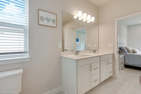 House in Sebastian, Florida 4 bedrooms, 217.76 sq.m. № 2247590 - photo 18