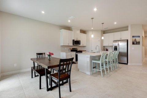 House in Sebastian, Florida 4 bedrooms, 217.76 sq.m. № 2247590 - photo 10