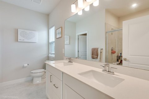 House in Sebastian, Florida 4 bedrooms, 217.76 sq.m. № 2247590 - photo 17