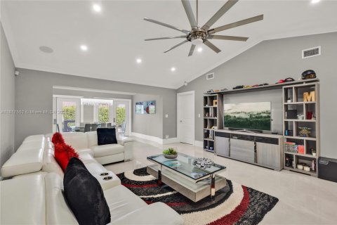 Townhouse in Boca Raton, Florida 3 bedrooms, 151.43 sq.m. № 1779975 - photo 5