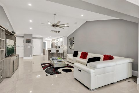 Townhouse in Boca Raton, Florida 3 bedrooms, 151.43 sq.m. № 1779975 - photo 6